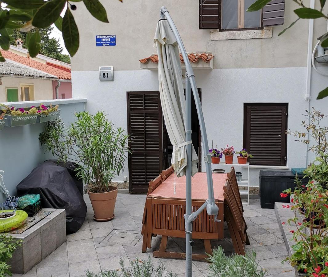 Guest House Accommodation Rupine Premantura Exterior foto