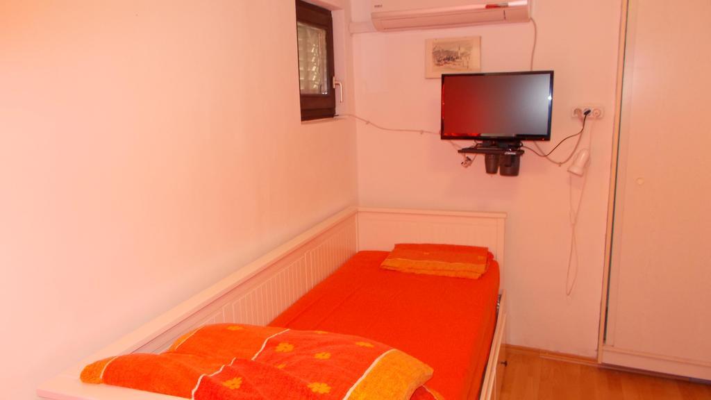 Guest House Accommodation Rupine Premantura Exterior foto