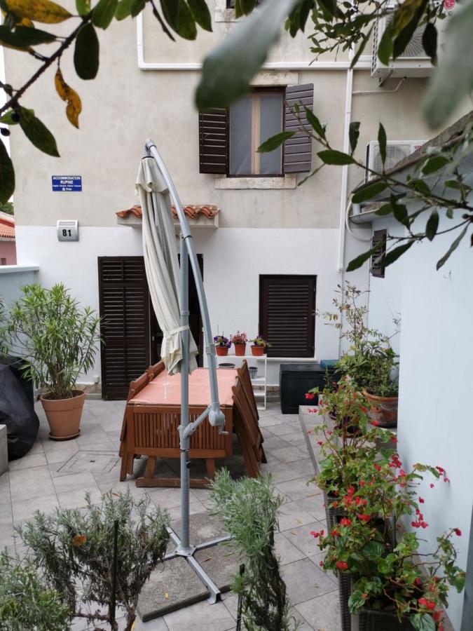 Guest House Accommodation Rupine Premantura Exterior foto