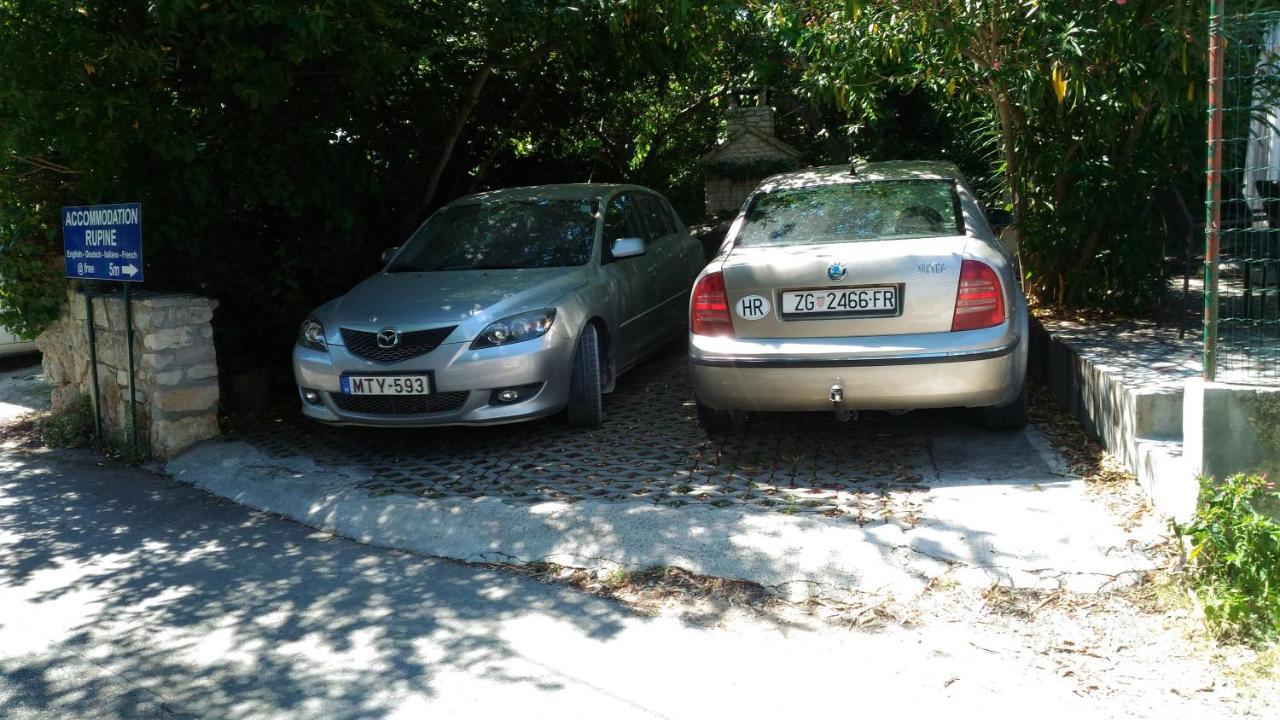 Guest House Accommodation Rupine Premantura Exterior foto