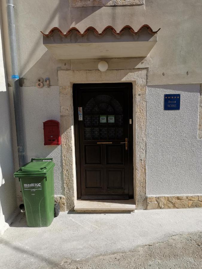 Guest House Accommodation Rupine Premantura Exterior foto