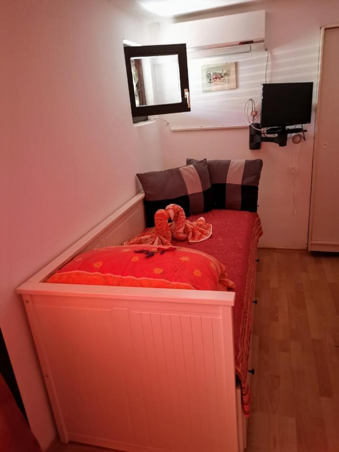 Guest House Accommodation Rupine Premantura Exterior foto