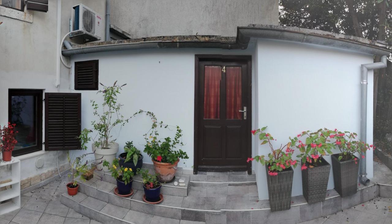 Guest House Accommodation Rupine Premantura Exterior foto